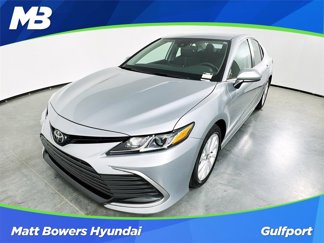 Used 2024 Toyota Camry LE image 1