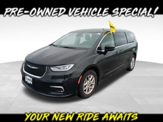 Used 2023 Chrysler Pacifica Touring-L image 1