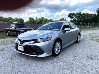Used 2020 Toyota Camry LE image 1