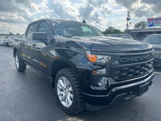 Used 2025 Chevrolet Silverado 1500 Custom image 1