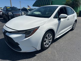 Used 2020 Toyota Corolla LE image 1