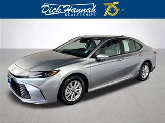 Used 2025 Toyota Camry LE image 1