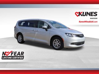 Used 2023 Chrysler Voyager LX image 1