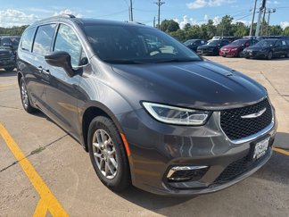 Used 2021 Chrysler Pacifica Touring w/ Cold Weather Group image 1
