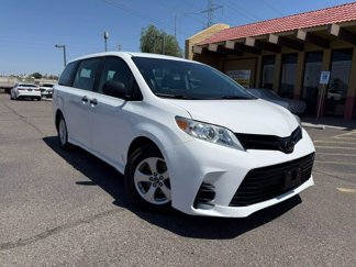 Used 2018 Toyota Sienna L image 1