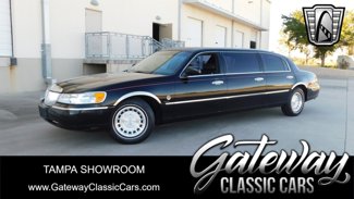 Used 2001 Lincoln Town Car Executive image 1