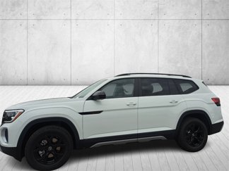 New 2025 Volkswagen Atlas Peak Edition SE image 1