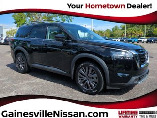 Used 2024 Nissan Pathfinder SL image 1