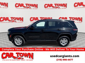 Used 2023 Jeep Grand Cherokee Laredo image 1