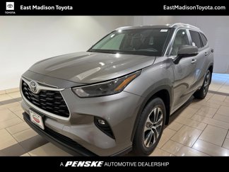 New 2025 Toyota Highlander XLE image 1
