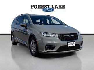Used 2023 Chrysler Pacifica Limited image 1