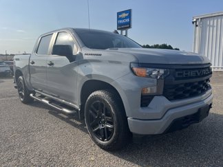 Used 2025 Chevrolet Silverado 1500 Custom w/ Turbomax Blackout Package image 1