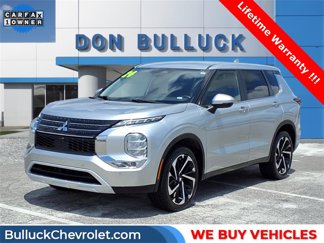 Used 2024 Mitsubishi Outlander SE image 1
