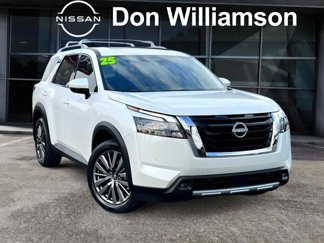 New 2025 Nissan Pathfinder SL w/ SL Premium Package image 1