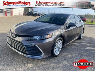 Used 2024 Toyota Camry LE image 1
