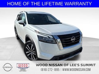 New 2025 Nissan Pathfinder Platinum image 1