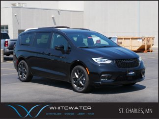 New 2025 Chrysler Pacifica Limited w/ Uconnect Theater Family Group image 1
