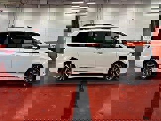 Used 2018 Toyota Sienna Limited image 1
