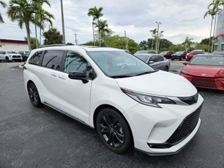 Used 2023 Toyota Sienna XSE image 1