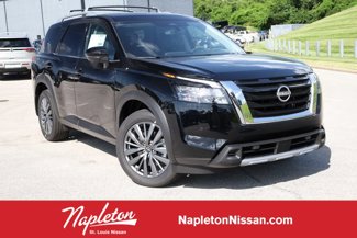 New 2025 Nissan Pathfinder SL w/ SL Premium Package image 1