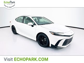 Used 2025 Toyota Camry SE image 1
