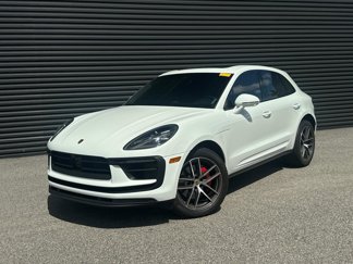 Certified 2024 Porsche Macan S image 1
