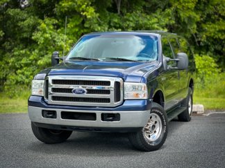Used 2005 Ford Excursion XLT image 1