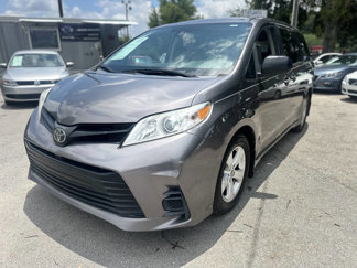 Used 2020 Toyota Sienna L image 1