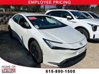 Used 2025 Toyota Prius LE image 1