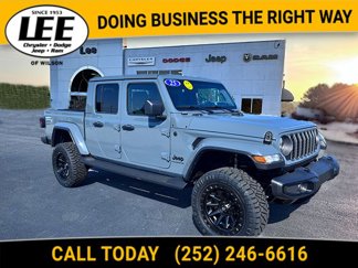 New 2025 Jeep Gladiator Sport image 1