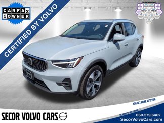 Certified 2025 Volvo XC40 B5 Plus image 1