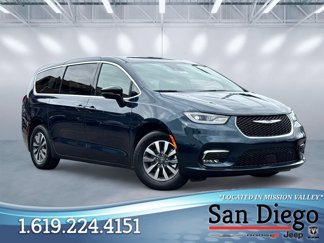 New 2025 Chrysler Pacifica Select image 1