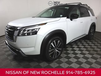 New 2025 Nissan Pathfinder Platinum image 1