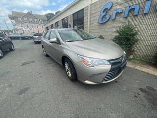 Used 2017 Toyota Camry LE image 1