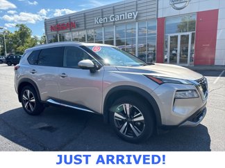 Used 2023 Nissan Rogue SL image 1