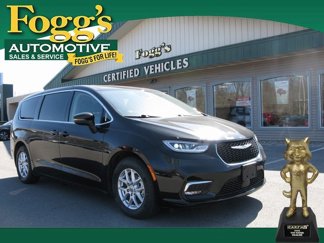 Used 2023 Chrysler Pacifica Touring-L image 1