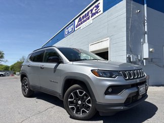 Used 2022 Jeep Compass Latitude image 1