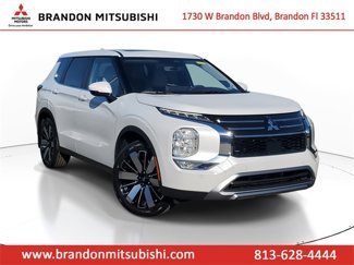 New 2025 Mitsubishi Outlander SE image 1