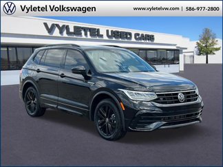 Used 2022 Volkswagen Tiguan SE R-Line image 1