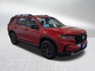 Used 2025 Honda Pilot TrailSport image 1