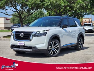 New 2025 Nissan Pathfinder Platinum image 1