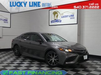 Used 2022 Toyota Camry SE image 1