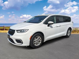 Certified 2023 Chrysler Pacifica Touring-L image 1