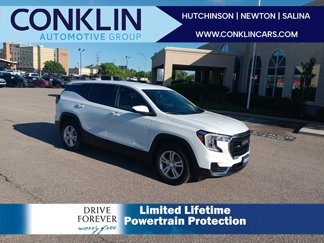 Used 2024 GMC Terrain SLE image 1