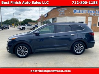 Used 2017 Hyundai Santa Fe SE image 1