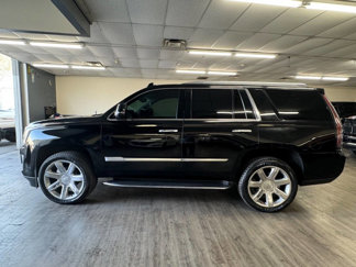 Used 2015 Cadillac Escalade Luxury image 1