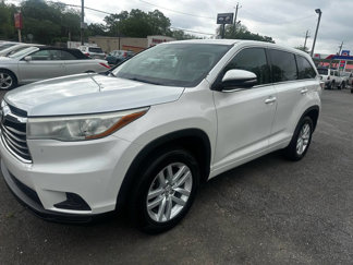 Used 2015 Toyota Highlander LE image 1