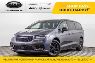 Used 2022 Chrysler Pacifica Touring-L w/ S Appearance Package image 1