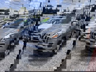 Used 2016 Jeep Cherokee Latitude image 1