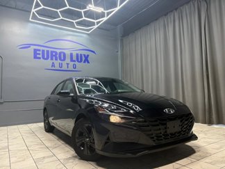Used 2023 Hyundai Elantra SEL image 1